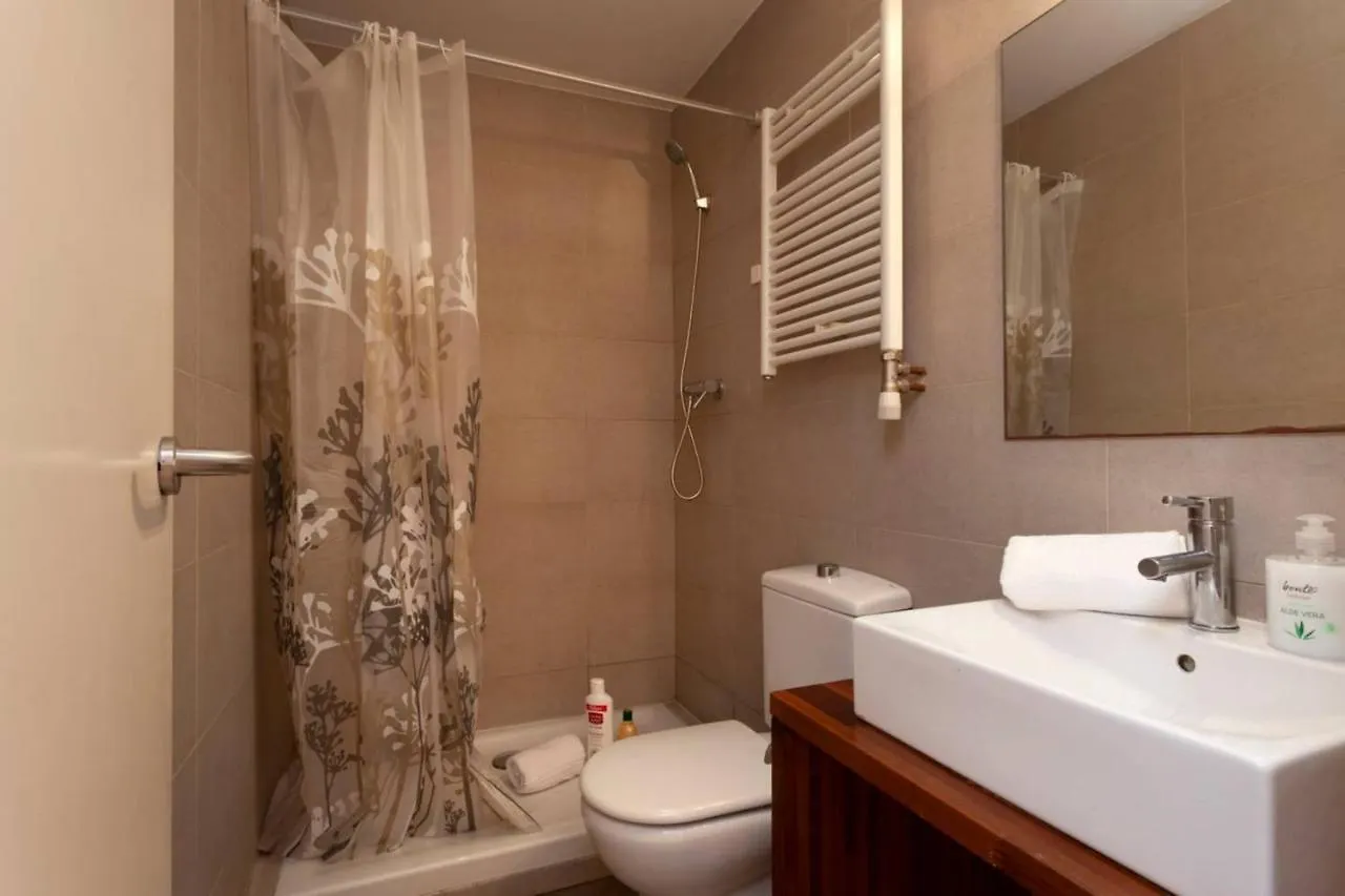 Centric 2 Bedroom Apartment With A Private Lovely Terrace 巴塞罗那